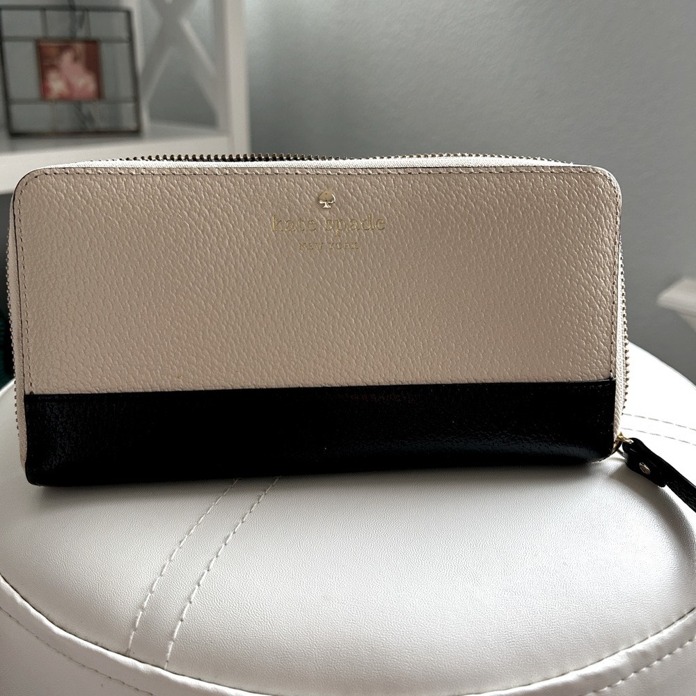 Kate Spade Large Continental Wallet (black/beige color block)